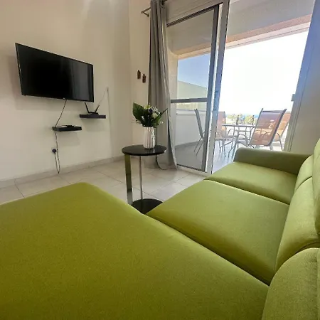 Apartment Breeze Bliss - A Radiant Coastal *